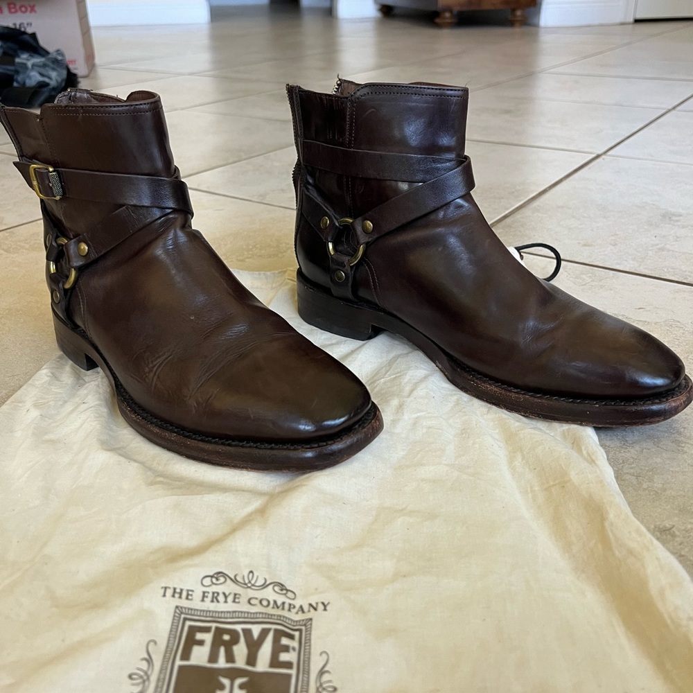 Frye Addison Harness Leather Boots in Dark Brown Size 9.5